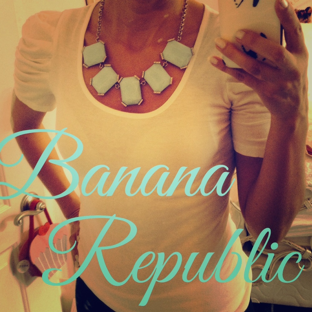 Banana Republic White Statement Necklace